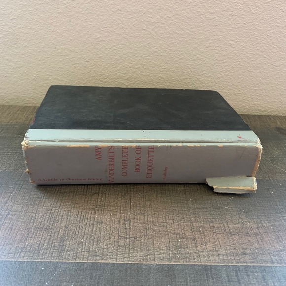Amy Vanderbilt's Complete Book of Etiquette 1958 Hardcover Doubleday Vintage - Picture 4 of 14